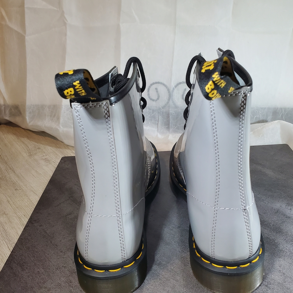 NEW Dr. Martens Womens 1460 High Grain Zinc Grey Patent Leather Boots SIZE 9 - Picture 4 of 9